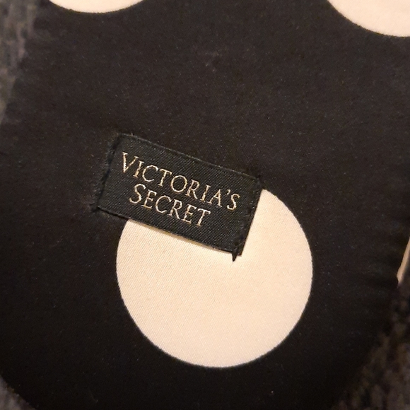 slippers - Picture 2 of 6